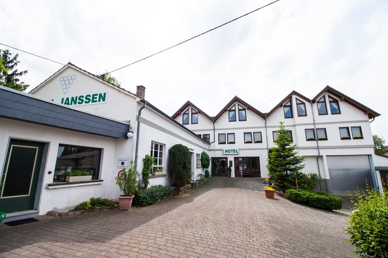Hotel Janssen Bodenheim Exterior photo